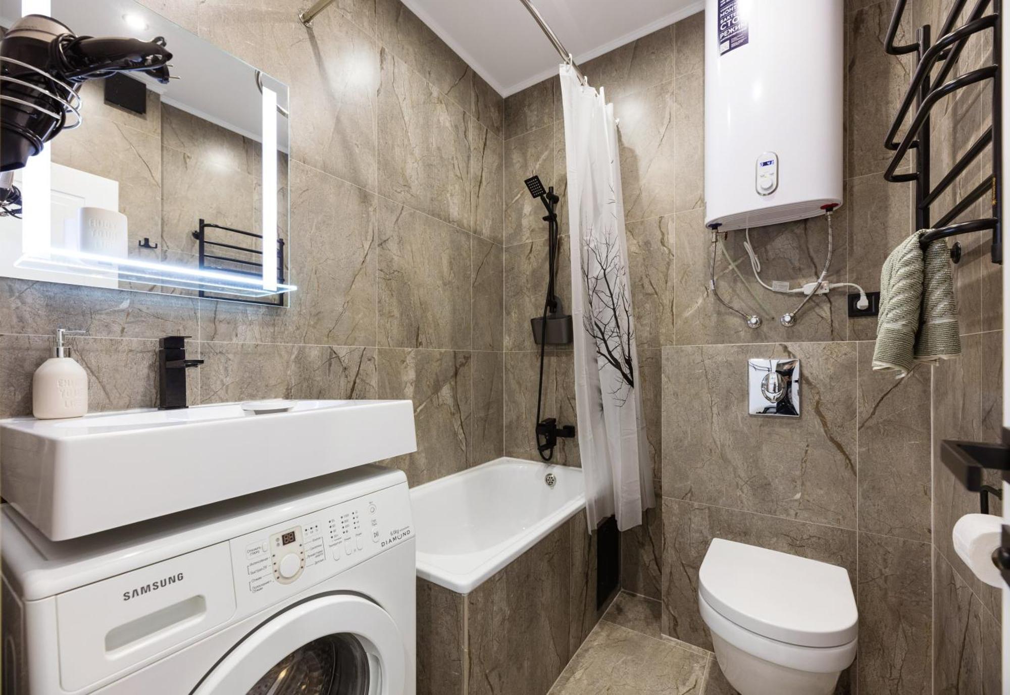Квартири Люкс Метро Чернігівська Apartamento Kiev Exterior foto